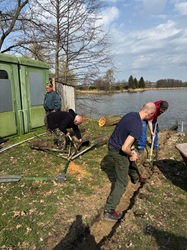 Kollegen beim Graben