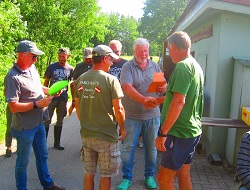 Gerhard Zeder gratuliert den Zweiten