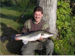 Franz Seidlberger mit einem Zander